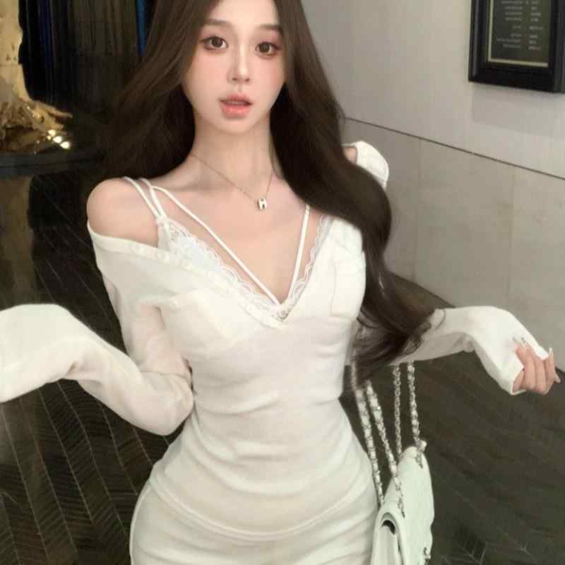 春 コーデ レディース ファッション オシャレ カワイイ シンプル きれいめ ナチュラル 上品カジュアル 婦人服 Vネック Tシャツ レイヤリング インナー アウター レース 長袖 トップス ツーピース