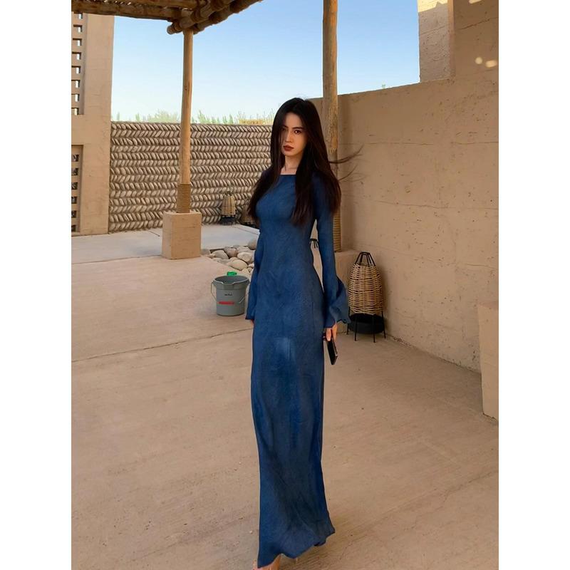 春 コーデ レディース ファッション オシャレ カワイイ シンプル きれいめ ナチュラル 上品カジュアル 婦人服 フレンチ ハイエンド 長袖 ブルー ドレス ゆったり スリミング ホリデー ロング