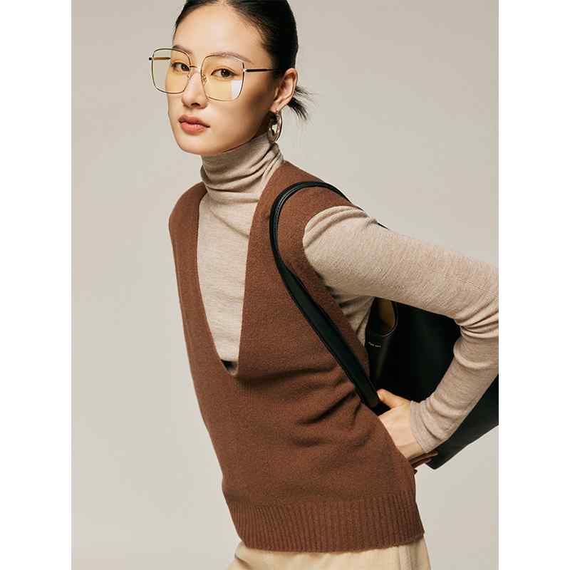 冬コーデ レディース 大人 きれいめ シンプル 上品 着回し ベーシック カジュアル ナチュラル ロングシーズン フレンチ レトロ ノースリーブ ニット ベスト Vネック ゆったり セーター ベスト 重ね着