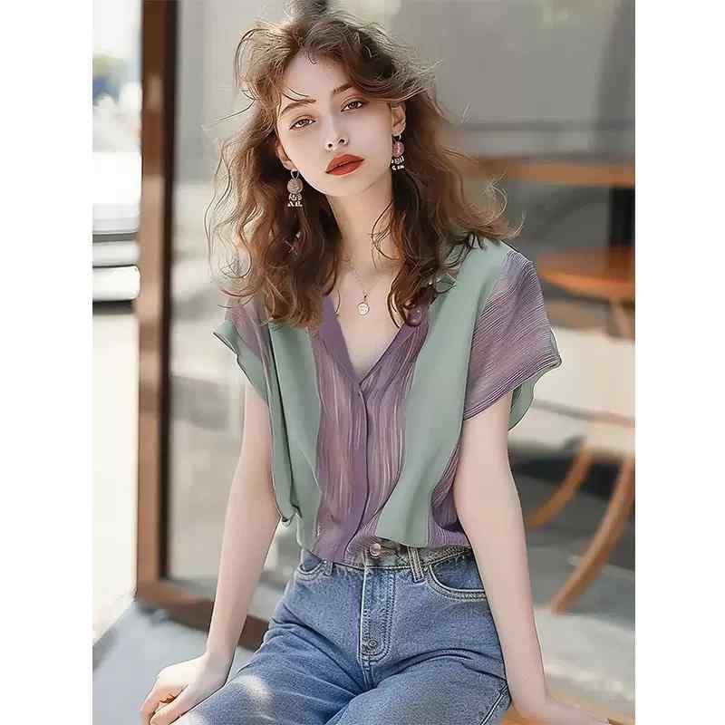 春 コーデ レディース ファッション オシャレ カワイイ シンプル きれいめ ナチュラル 上品カジュアル 婦人服 フレンチ Vネック ストライプ シフォン 半袖 シャツ 夏 トップス