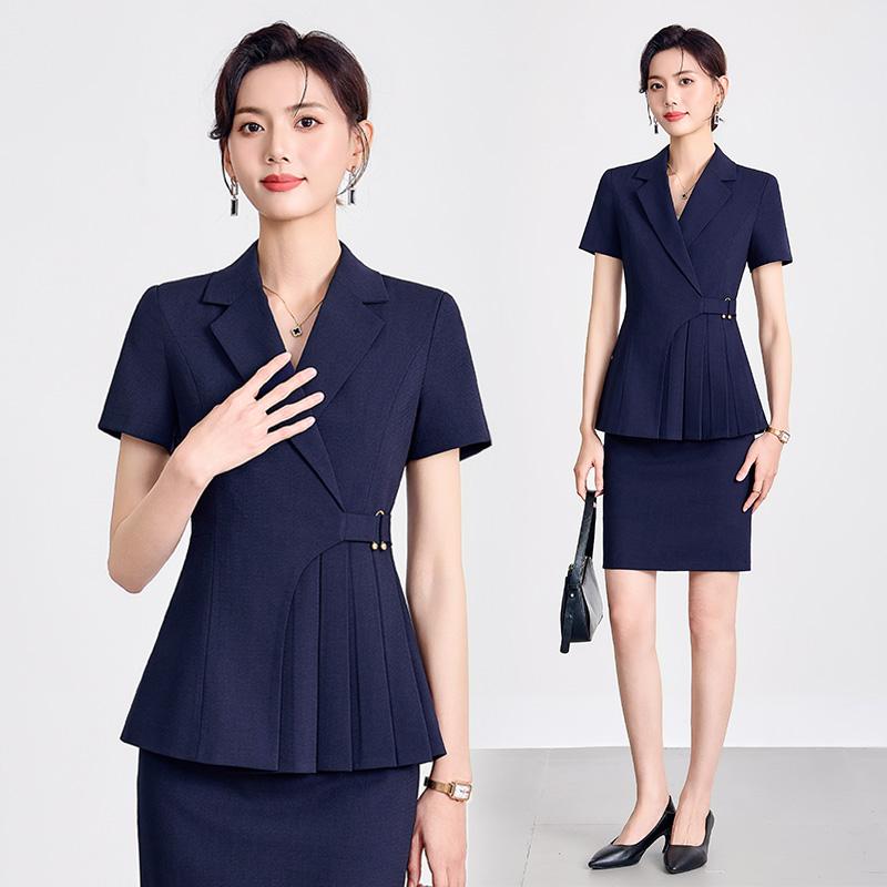 春 コーデ レディース ファッション オシャレ カワイイ シンプル きれいめ ナチュラル 上品カジュアル 婦人服 グレー 半袖 スーツ 細身 ウエスト マネージャー ホテル ユニフォーム フロントデスク