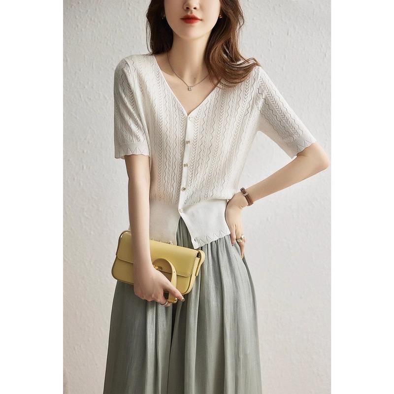 春 コーデ レディース ファッション オシャレ カワイイ シンプル きれいめ ナチュラル 上品カジュアル 婦人服 トップス Vネック ニット カーディガン