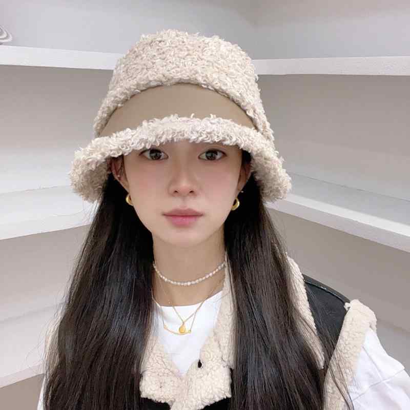 春 コーデ オシャレ 小物 アイテム レディース ラム ウール フィッシャーマンハット バケットハット 女性用 革 つば有り 帽子 キャップ 出し