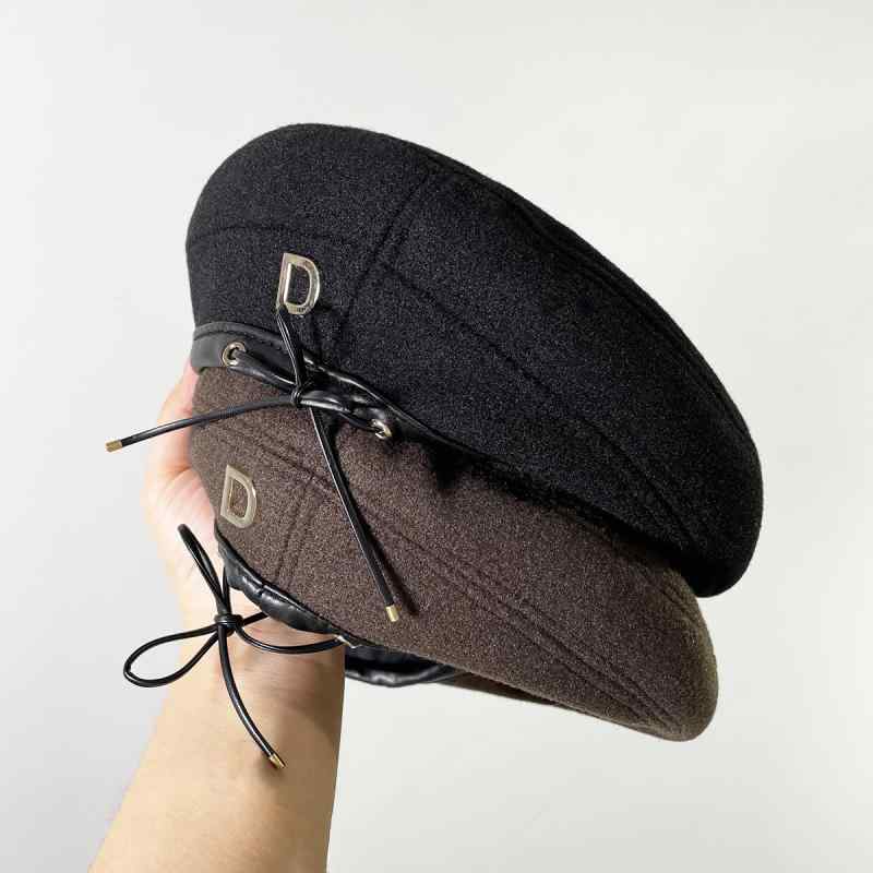 春 コーデ オシャレ 小物 アイテム レディース D 文字 ウール ベレー帽 レザー エッジ フラットトップ ハット ペインター ハット