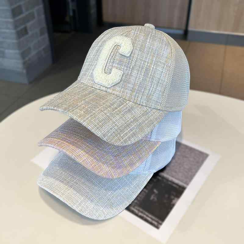 乐天商城 - 春 コーデ オシャレ 小物 アイテム レディース C 文字 野球帽 ベースボール キャップ 夏 通気性 メッシュ サンハット サンシェード ダックビル キャップ