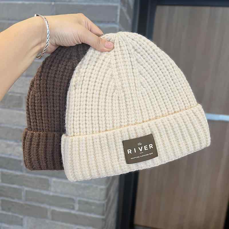 春 コーデ オシャレ 小物 アイテム レディース 文字 ウール 女性用 ニット帽 キャップ 耳保護