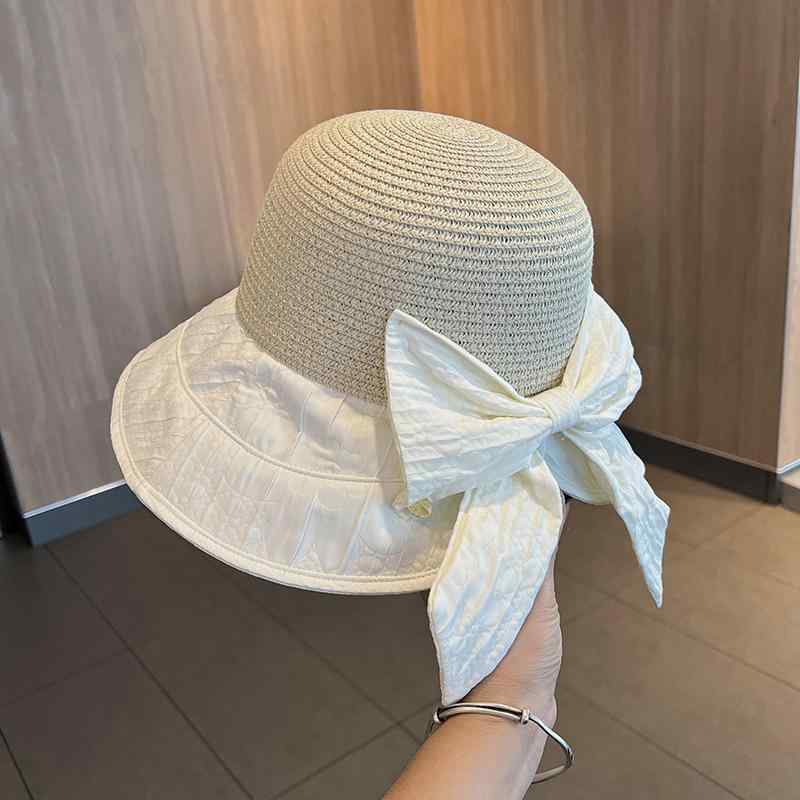 春 コーデ オシャレ 小物 アイテム レディース リボン フィッシャーマンハット バケットハット 夏 つば広 麦わら帽子 サンハット 海辺 ビーチ