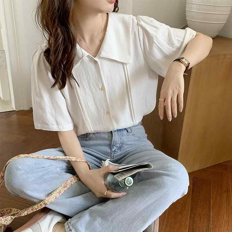 春 コーデ レディース ファッション オシャレ カワイイ シンプル きれいめ ナチュラル 上品カジュアル 婦人服 ホワイト シャツ 半袖 フレンチ Vネック トップス