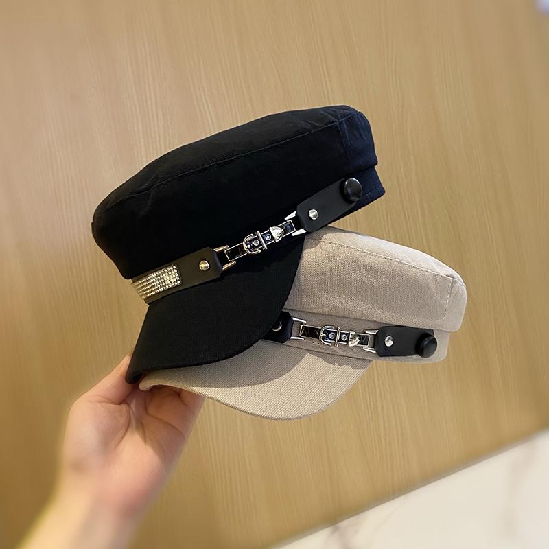 春 コーデ オシャレ 小物 アイテム レディース 女性用　レザー　バックル　フラットトップ　ハット　キャップ　ベレー帽