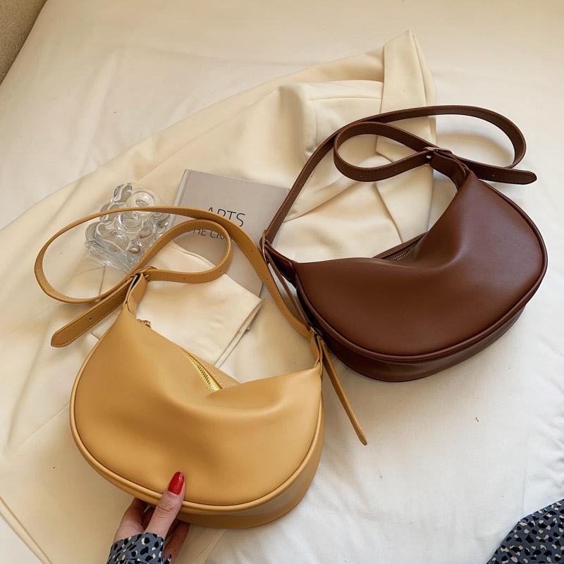 レディース 鞄 カバン バック ファッション オシャレ アイテム 小物 ハイエンド クロスボディ ウエスト バッグ 白 バッグ 大容 通勤 サドルバッグ フラップバッグ