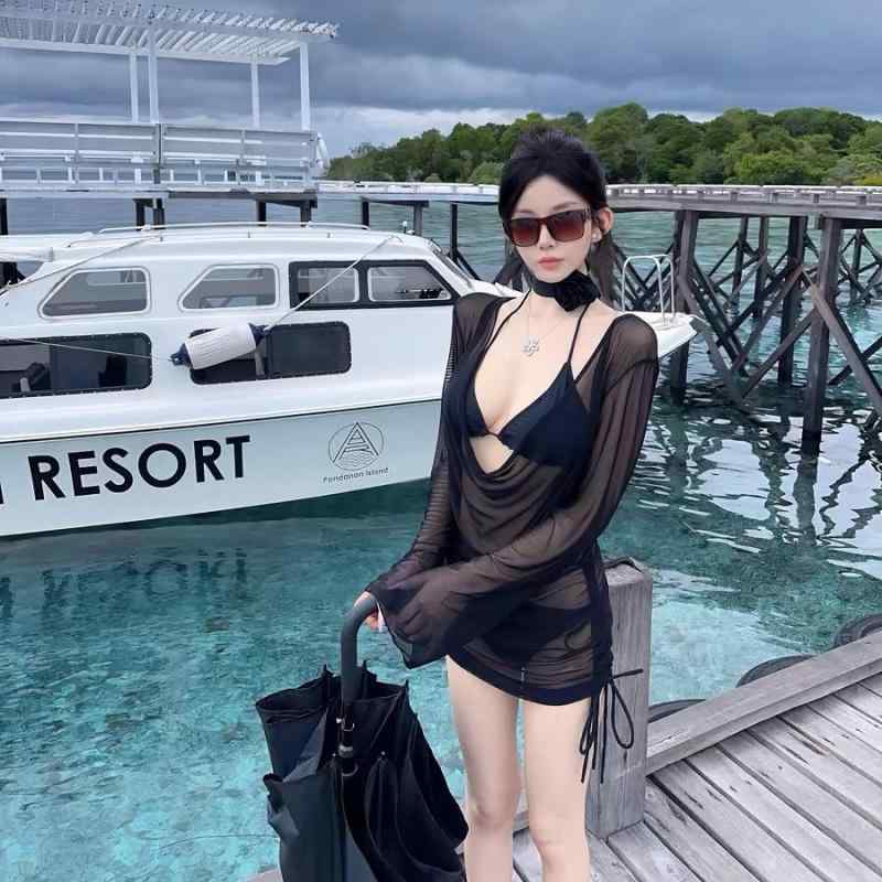 夏コーデ レディース ファッション 服 オシャレ カワイイ 女性用 シンプル 大人カワイイ ビキニ ブラウス 立体 花 ロープ バカンス バケーション 水着