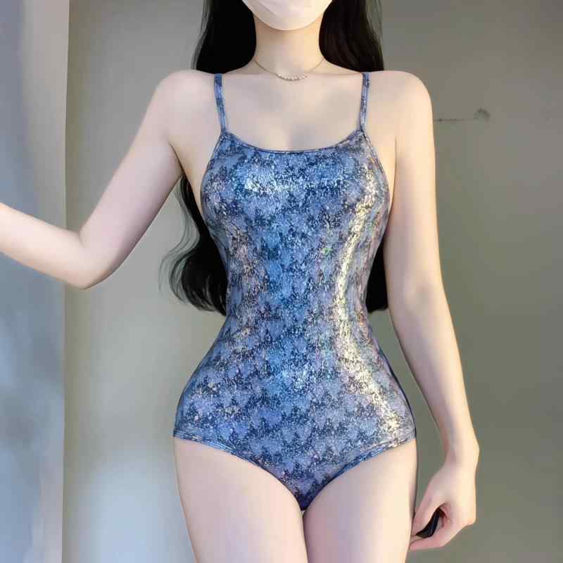 夏コーデ レディース ファッション 服 オシャレ カワイイ 女性用 シンプル 大人カワイイ 水着 トレーニング ワンピース トライアングル バックレス プール