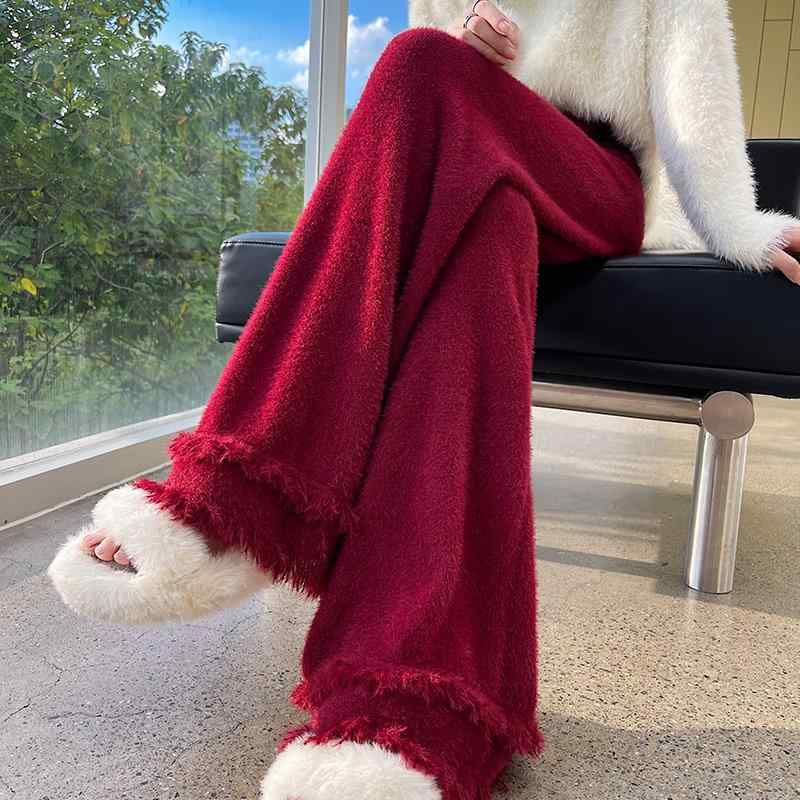 秋コーデ レディース ファッション レッド ベルベット ワイドレッグ パンツ 女性用 ふわふわ ちち ニット 秋　冬 ワイン