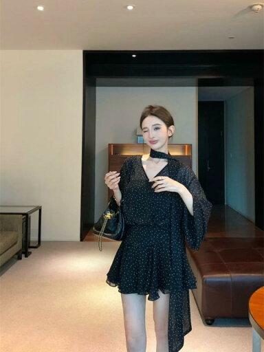 ファッション 服 オシャレ カワイイ シンプル 大カワイイ サイズ 婦服 レトロ 水玉 Vネック 長袖 ドレス スリム スカート ファッション 服 オシャレ カワイイ シンプル 大カワイイ サイズ 婦服 レトロ 水玉 Vネック 長袖 ドレス スリム スカート