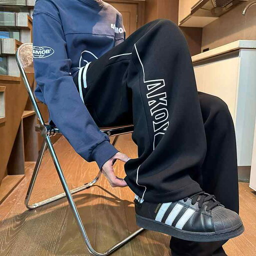 メンズ 服 シンプル ファッション オシャレ 大人 かっこいい 大きいサイズ ストリート 紳士服 ヘビー ブラック スウェットパンツ 秋 アメリカン ストレート レター カジュアル パンツ メンズ 服 シンプル ファッション オシャレ 大人 かっこいい 大きいサイズ ストリート 紳士服 ヘビー ブラック スウェットパンツ 秋 アメリカン ストレート レター カジュアル パンツ