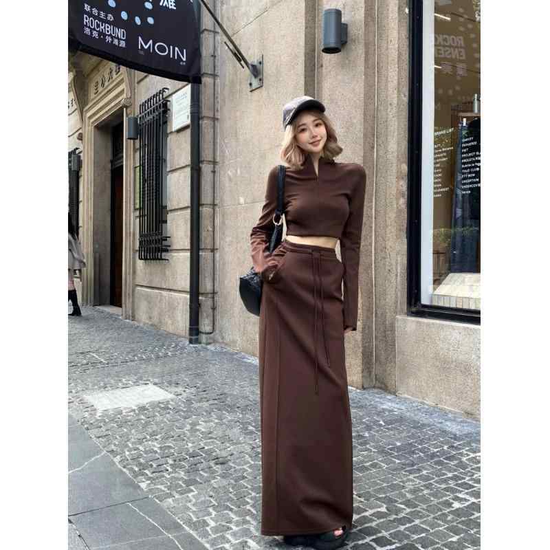 春 コーデ レディース ファッション オシャレ カワイイ シンプル きれいめ ナチュラル 上品カジュアル 婦人服 クラシック スーツ ハーフ タートルネック 長袖 トップス ストレート スカート ツーピース