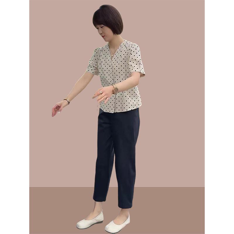 秋服 レディース ファッション オシャレ カワイイ シンプル 大人カワイイ 大きいサイズ スリム ポルカドット Vネック シャツ シック 半袖 トップス