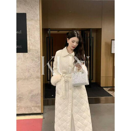 秋服 レディース ファッション オシャレ カワイイ シンプル 大人カワイイ 大きいサイズ 秋冬 白 菱形 ウエスト スタイル ミドル丈 ダウン ジャケット 秋服 レディース ファッション オシャレ カワイイ シンプル 大人カワイイ 大きいサイズ 秋冬 白 菱形 ウエスト スタイル ミドル丈 ダウン ジャケット