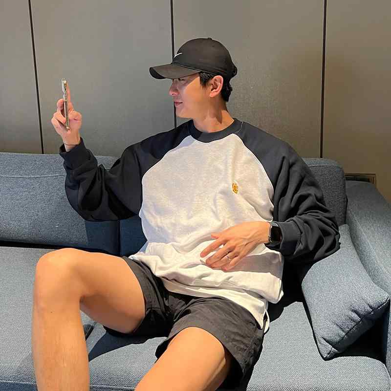 秋冬 コーデ メンズ 服 シンプル ファッション オシャレ 大人 かっこいい 大きいサイズ ストリート 紳士服 ベルベット 韓国スタイル スウェットシャツ カジュアル カラーマッチング ラウンドネック トップス ジャケット