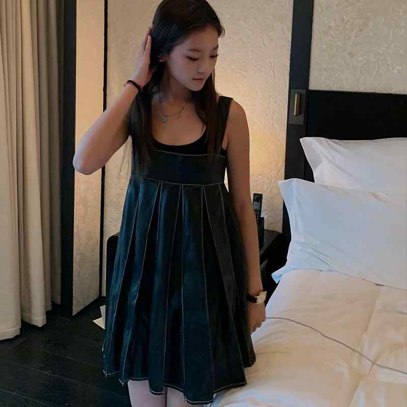 秋服 レディース ファッション オシャレ カワイイ シンプル 大人カワイイ 大きいサイズ ブラック ストラクチャード トップス ステッチ テイン エコ レザー A型 プリーツスカート