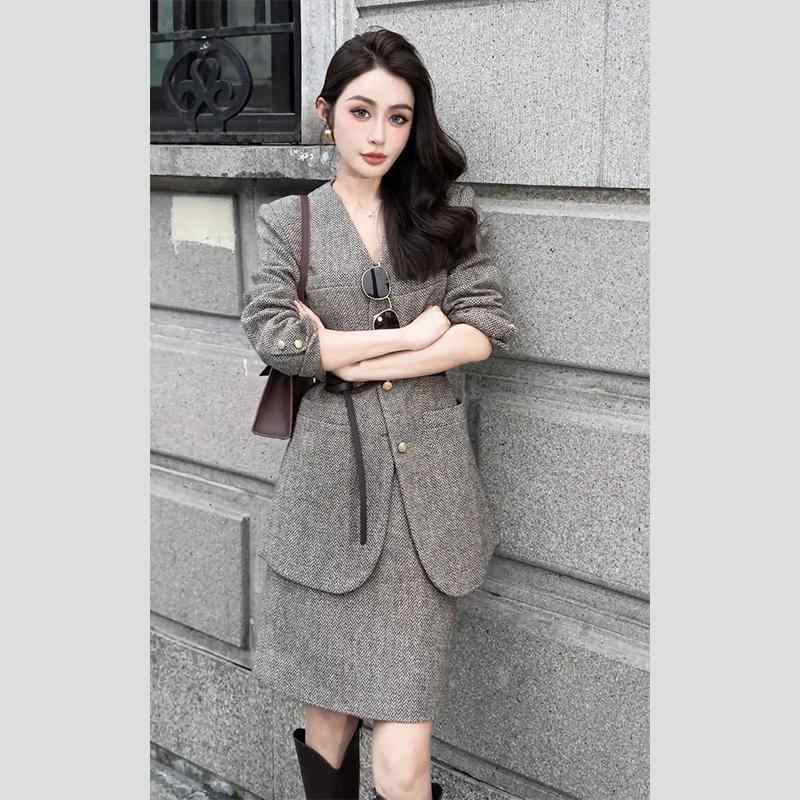 秋服 レディース ファッション オシャレ カワイイ シンプル 大人カワイイ 大きいサイズ 服装 セットアップ 可能 ハイエンド エレガント エコ レザー スカート スーツ