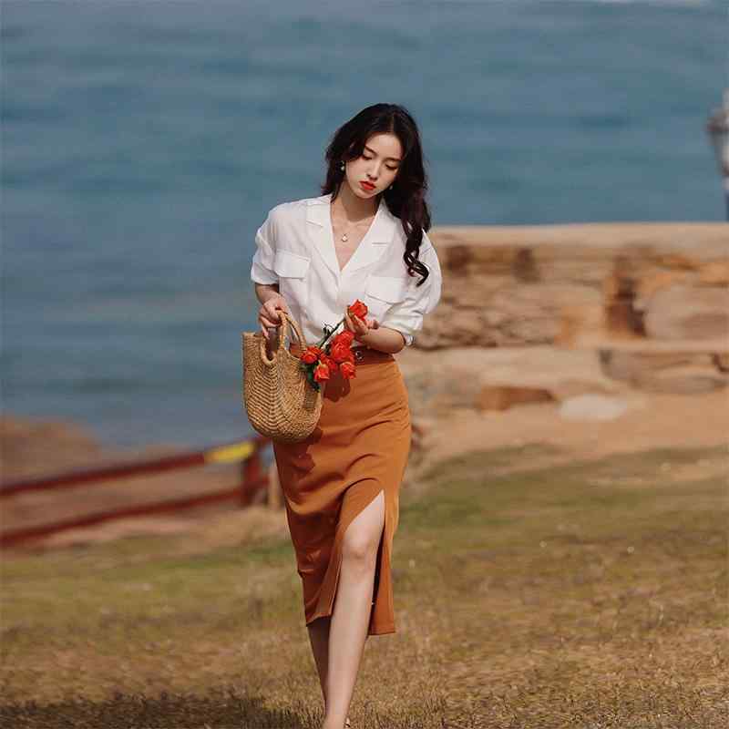 秋服 レディース ファッション オシャレ カワイイ シンプル 大人カワイイ 大きいサイズ フレンチ スリット スカート メタル バックル 装飾 Aライン シフォン レトロ ハイウエスト 快適