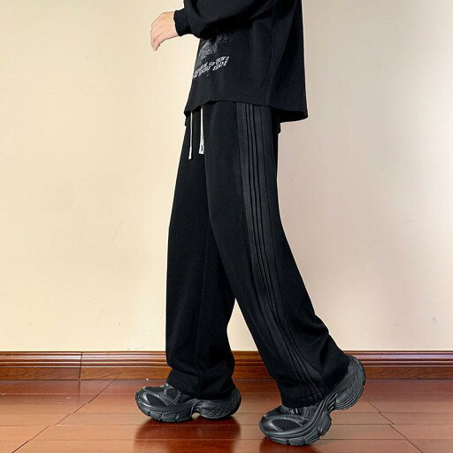 秋冬 コーデ メンズ 服 シンプル ファッション オシャレ 大人 かっこいい 大きいサイズ ストリート 紳士服 黒 プリーツ スウェット パンツ アメリカン レトロ ヘビー ストレート パンツ ストリート カジュアル 秋冬 コーデ メンズ 服 シンプル ファッション オシャレ 大人 かっこいい 大きいサイズ ストリート 紳士服 黒 プリーツ スウェット パンツ アメリカン レトロ ヘビー ストレート パンツ ストリート カジュアル