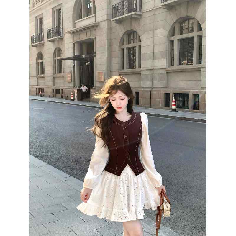 秋冬 コーデ レディース ファッション オシャレ 服 カワイイ シンプル 大人カワイイ 大きいサイズ ガールズ 白 フレンチ ホワイト スカート 長袖 ドレス