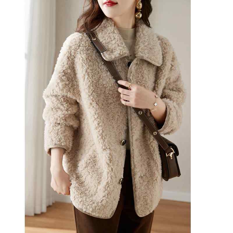 秋冬 コーデ レディース ファッション オシャレ 服 カワイイ シンプル 大人カワイイ 大きいサイズ 羊 ムートン ラム ファー コート