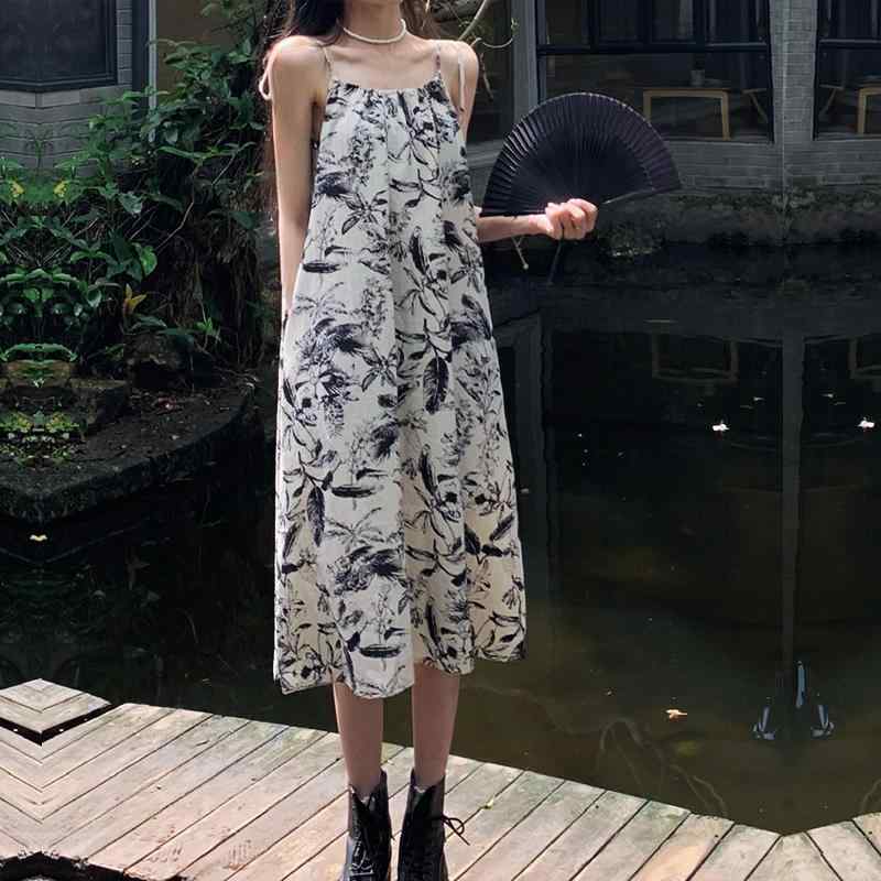 秋冬 コーデ レディース ファッション オシャレ 服 カワイイ シンプル 大人カワイイ 大きいサイズ シフォン 花 スカート バカンス バケーション ビーチ レトロ ミドル丈 ドレス