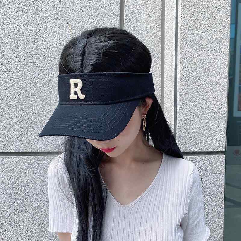 秋冬 コーデ レディース ファッション オシャレ アイテム カワイイ シンプル 大人カワイイ 日焼け防止 ハット 韓国スタイル サンハット ランニング