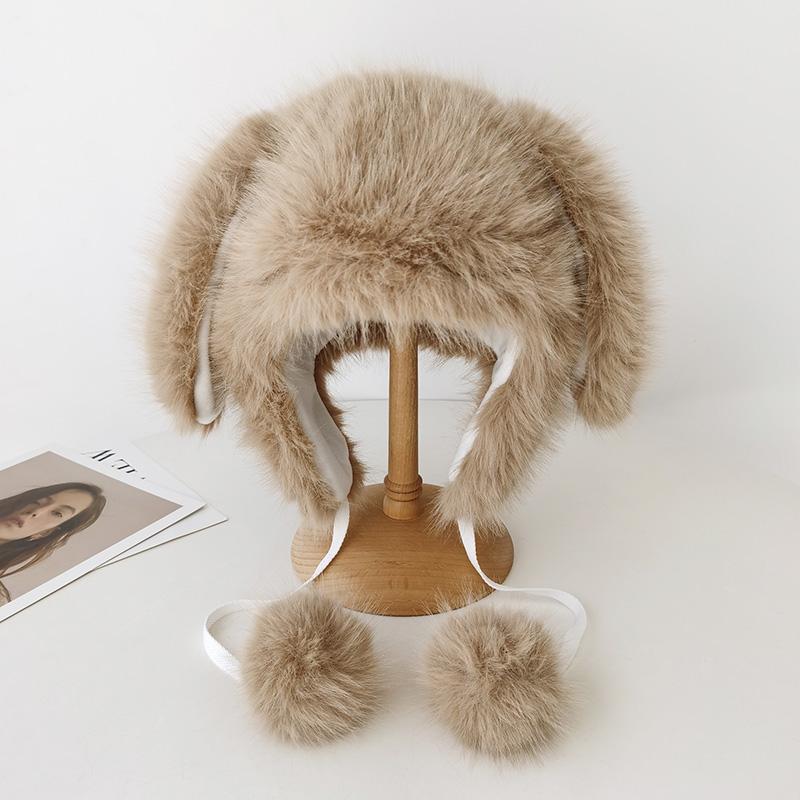 秋冬 コーデ レディース ファッション オシャレ アイテム カワイイ シンプル 大人カワイイ ウサギ 耳 ファー 帽子 防寒性 暖かい 耳保護