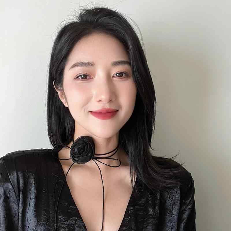 秋冬 コーデ レディース ファッション オシャレ アイテム カワイイ シンプル 大人カワイイ ローズ フラワーチョーカー チョーカー ネックレス リボン ヘア バインディング フレンチ レトロ ガール ネック ストラップ チェーン