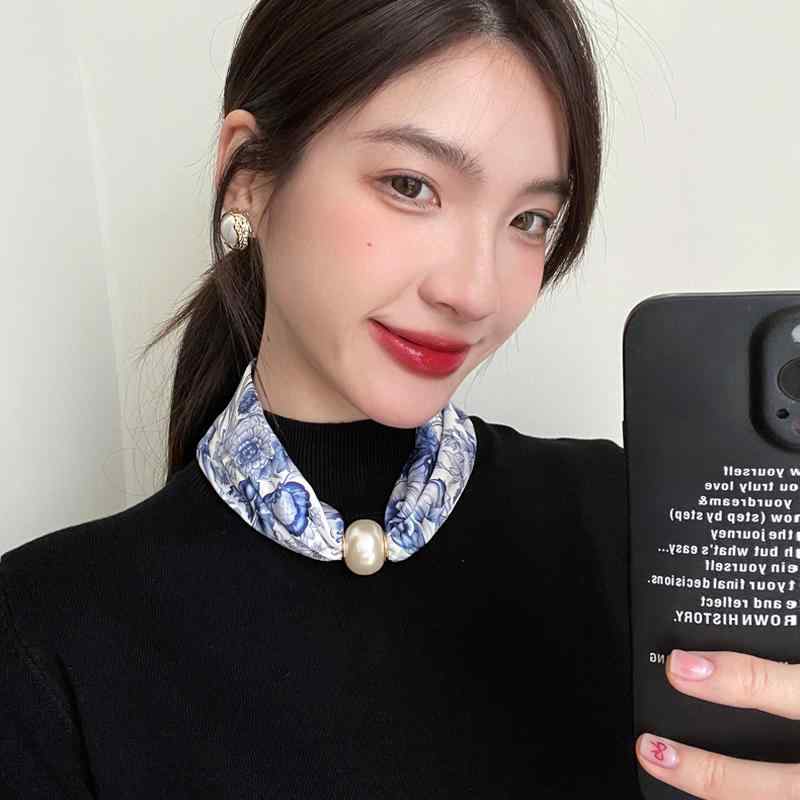 秋冬 コーデ レディース ファッション オシャレ アイテム カワイイ シンプル 大人カワイイ 薄型 ネック プロテクター マグネット バックル スカーフ カバー ロング 装飾 ネックレス