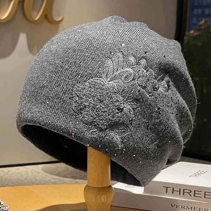 秋冬 コーデ レディース ファッション オシャレ アイテム カワイイ シンプル 大人カワイイ 帽子 ウール ニット帽 暖かい 耳保護 防寒