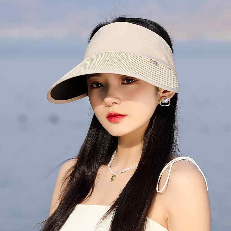 秋冬 コーデ レディース ファッション オシャレ アイテム カワイイ シンプル 大人カワイイ ハット サンハット ツバ付き 日焼け防止 トップス 旅行 麦わら帽子 クール