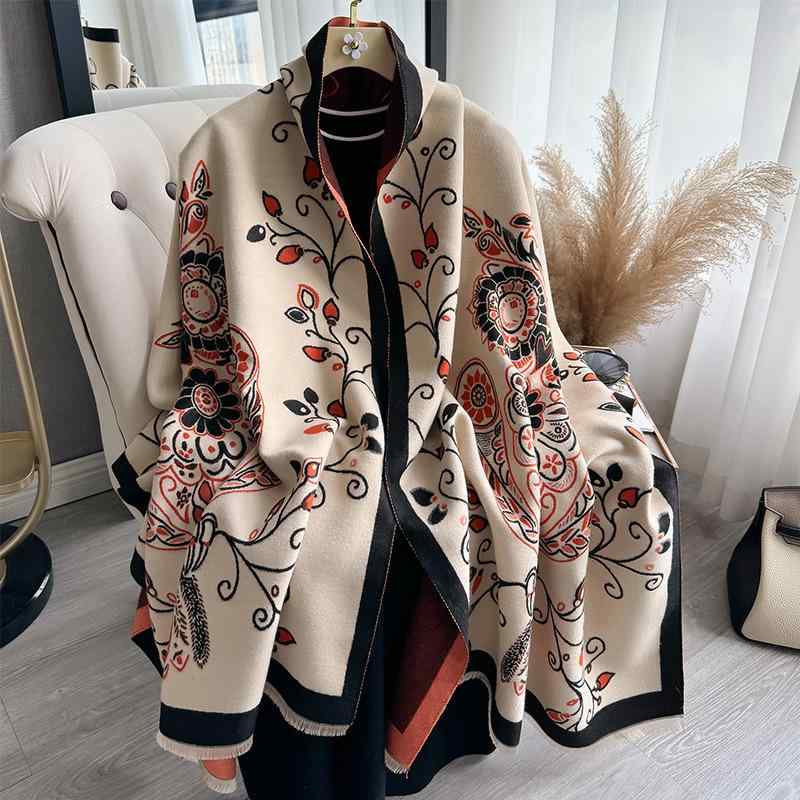 秋冬 コーデ レディース ファッション オシャレ アイテム カワイイ シンプル 大人カワイイ スカーフ アンティーク レトロ イミテーション タッセル 暖かい