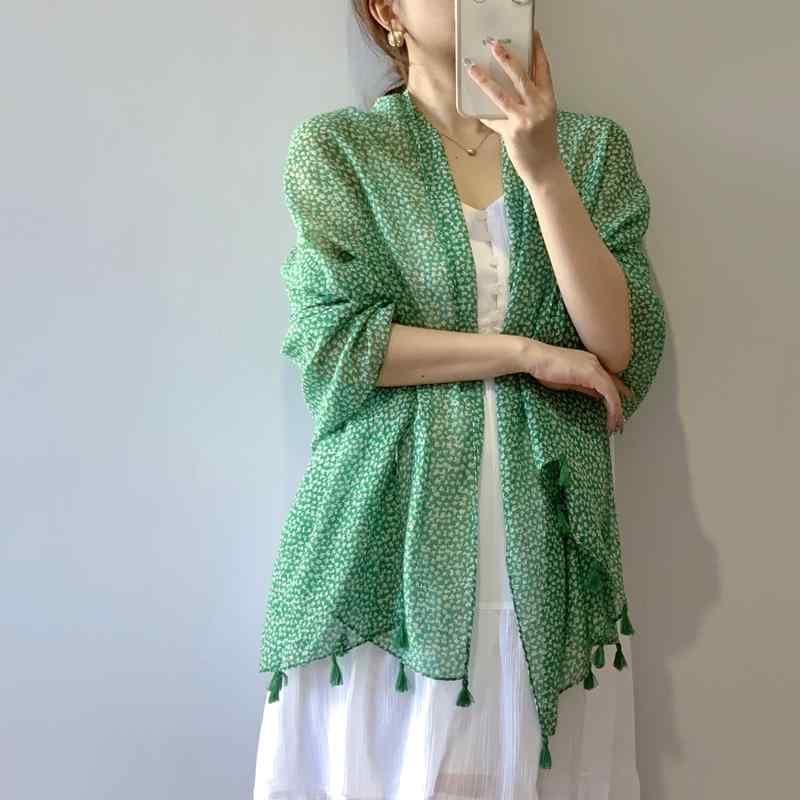 秋冬 コーデ レディース ファッション オシャレ アイテム カワイイ シンプル 大人カワイイ 緑 花 スカーフ 日焼け防止 旅行 ショール ビーチ タオル 綿 リネン ガーゼ