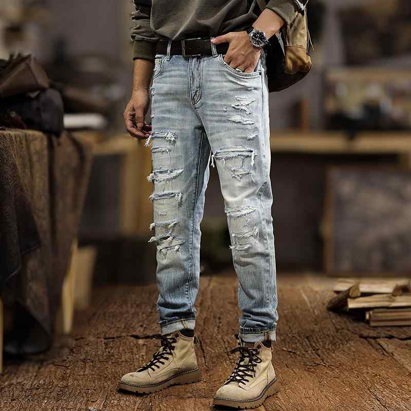 秋冬 コーデ メンズ 服 シンプル ファッション オシャレ 大人 かっこいい 大きいサイズ ストリート 紳士服 ハイエンド ライト ブルー リッピング ジーンズ アメリカン ストリート スリムフィット パンツ