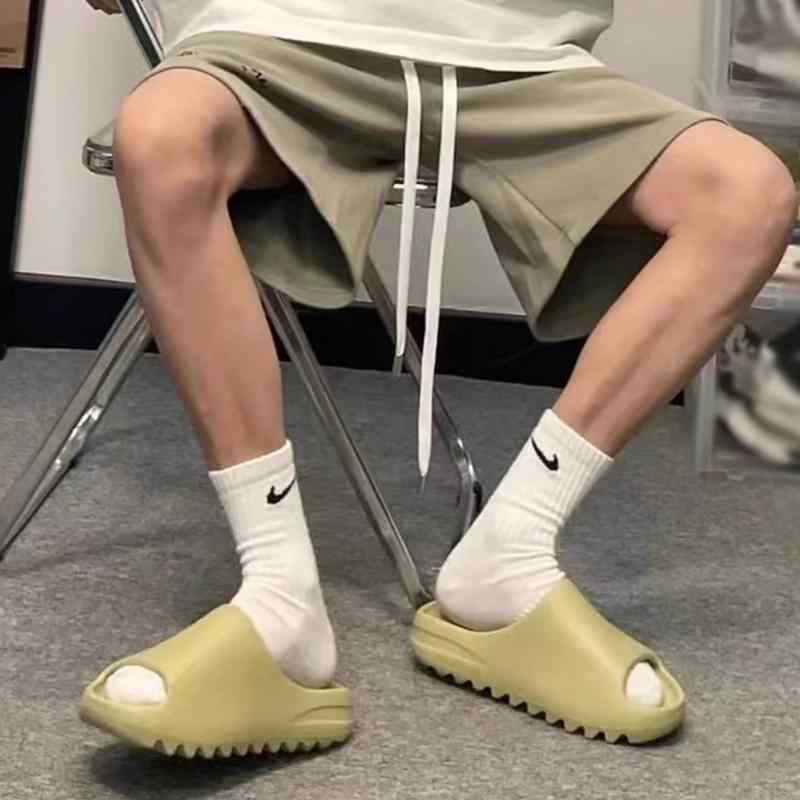 秋冬 コーデ メンズ 服 シンプル ファッション オシャレ 大人 かっこいい 大きいサイズ ストリート 紳士服 ココナッツ スリッパ アウター 防臭 カジュアル スポーツ サンダル