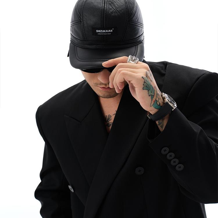 春 コーデ メンズ 服 シンプル ファッション オシャレ 大人 かっこいい 大きいサイズ ストリート 紳士服 黒 ステッチ 牛革 サーマル ベースボール キャップ 耳保護