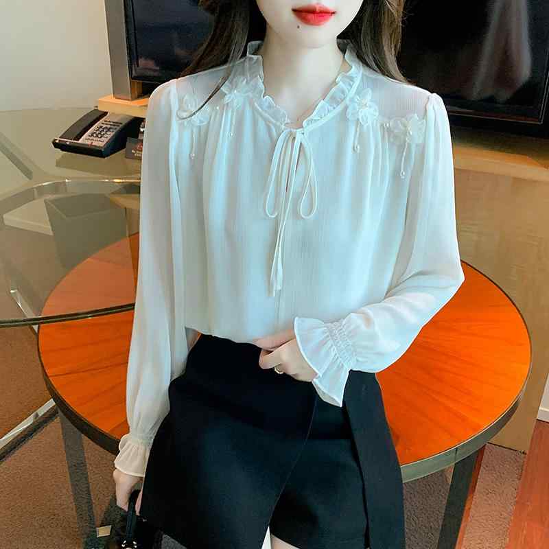春 コーデ レディース ファッション オシャレ アイテム カワイイ コーデ シンプル きれい ナチュラル 上品カジュアル 用 民族風 長袖 ホワイト シャツ レディース 春 レトロ トップス