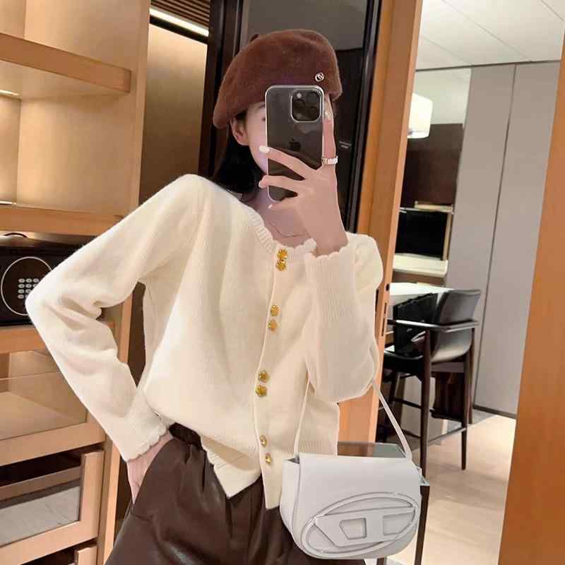 春 コーデ レディース ファッション オシャレ アイテム カワイイ コーデ シンプル きれい ナチュラル 上品カジュアル 用 柔らか レース ラウンドネック ニット セーター カーディガン ジャケット