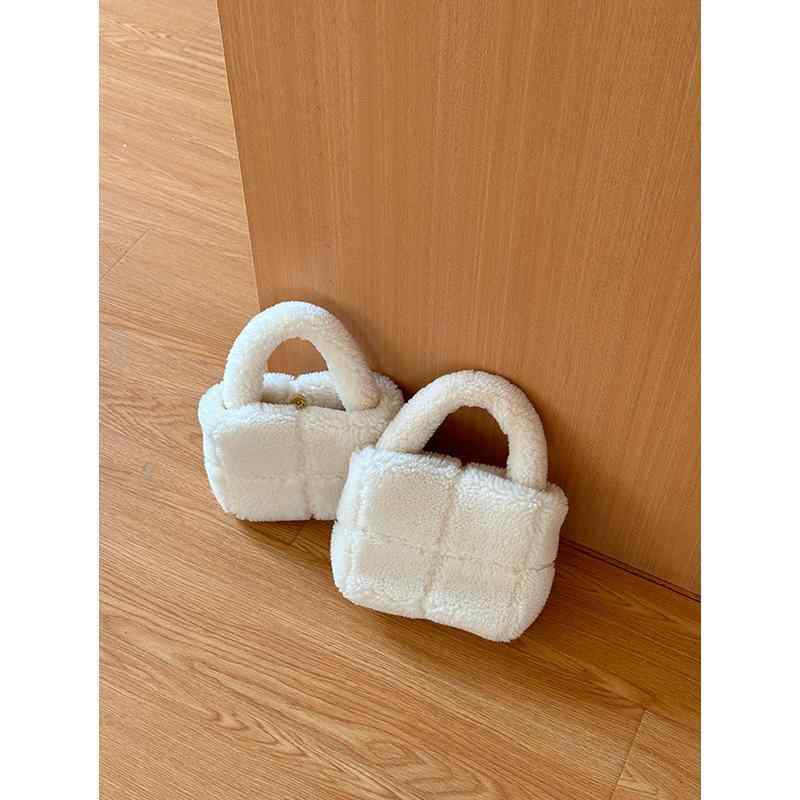 春 コーデ レディース ファッション オシャレ アイテム カワイイ コーデ シンプル きれいめ ナチュラル 上品カジュアル 女性用 婦人服 ホワイト ふわふわ ハンドバッグ 秋 韓国ファッション スクエア バッグ レトロ かわいい ラムウール