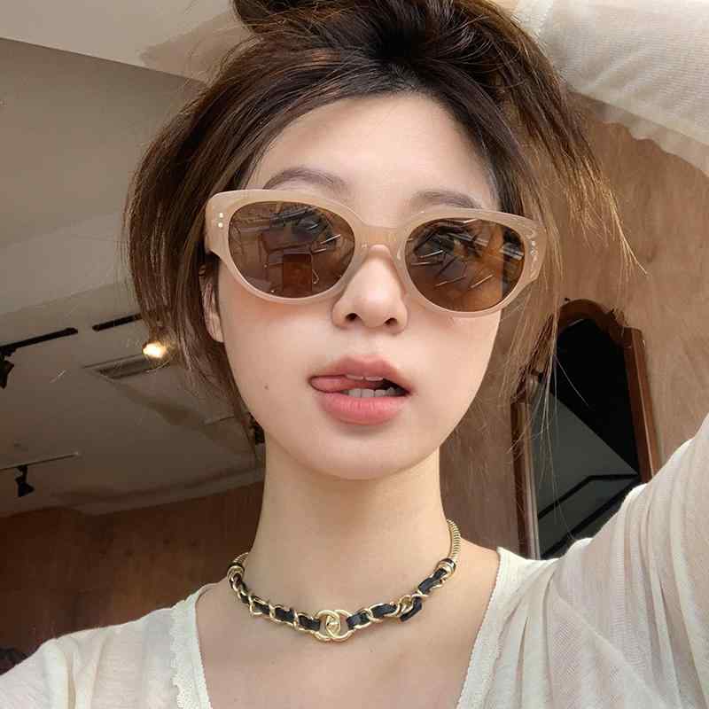 春 コーデ レディース ファッション オシャレ アイテム カワイイ コーデ シンプル きれいめ ナチュラル 上品カジュアル 女性用 婦人服 アメリカ フレーム プレーン メガネ ブラウン ブルー ライト カット ファッション レトロ フラット