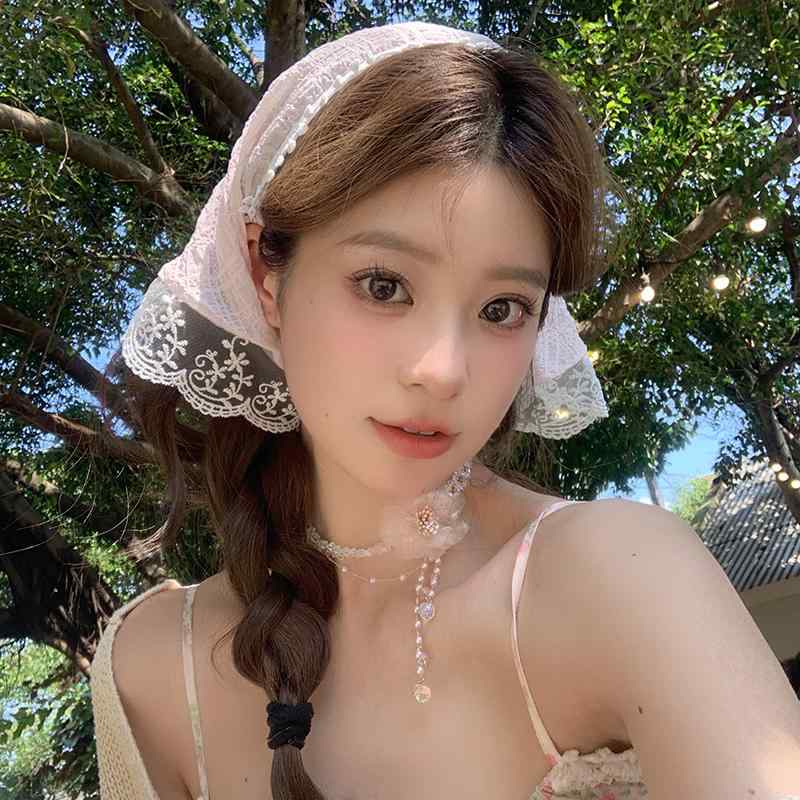 春 コーデ レディース ファッション オシャレ アイテム カワイイ コーデ シンプル きれいめ ナチュラル 上品カジュアル 女性用 婦人服 スウィート チェック フレンチ ホワイト レース 三角 スカーフ 春 ヘッド ヘア バンド