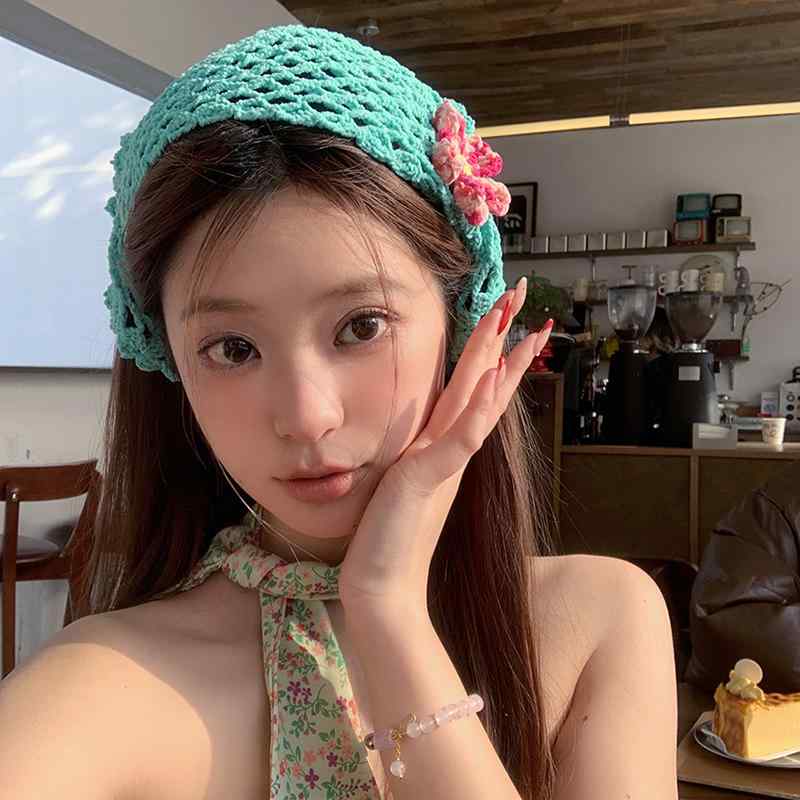 春 コーデ レディース ファッション オシャレ アイテム カワイイ コーデ シンプル きれいめ ナチュラル 上品カジュアル 女性用 婦人服 ビーチ バカンス バケーション 三角形 ヘッド スカーフ 春 花 バンド