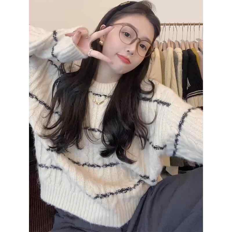 春 コーデ レディース ファッション オシャレ カワイイ シンプル きれいめ ナチュラル 上品カジュアル 婦人服 ストライプ セーター アウター インナー ソフト 厚手 ニット セーター