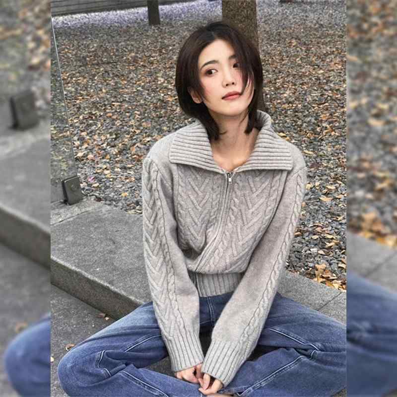 春 コーデ レディース ファッション オシャレ カワイイ シンプル きれいめ ナチュラル 上品カジュアル 婦人服 グレー ジッパー セーター ジャケット 厚手 アウターウェア ニット