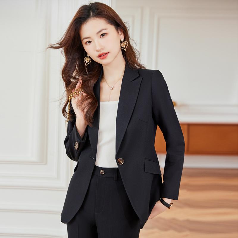 春 コーデ レディース ファッション オシャレ カワイイ シンプル きれいめ ナチュラル 上品カジュアル 婦人服 PUレザー ウェア ホワイト カラー カジュアル スーツ